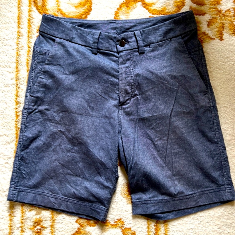 Lululemon size 30 casual zipped shorts. 9 inch inseam. Tag removed.